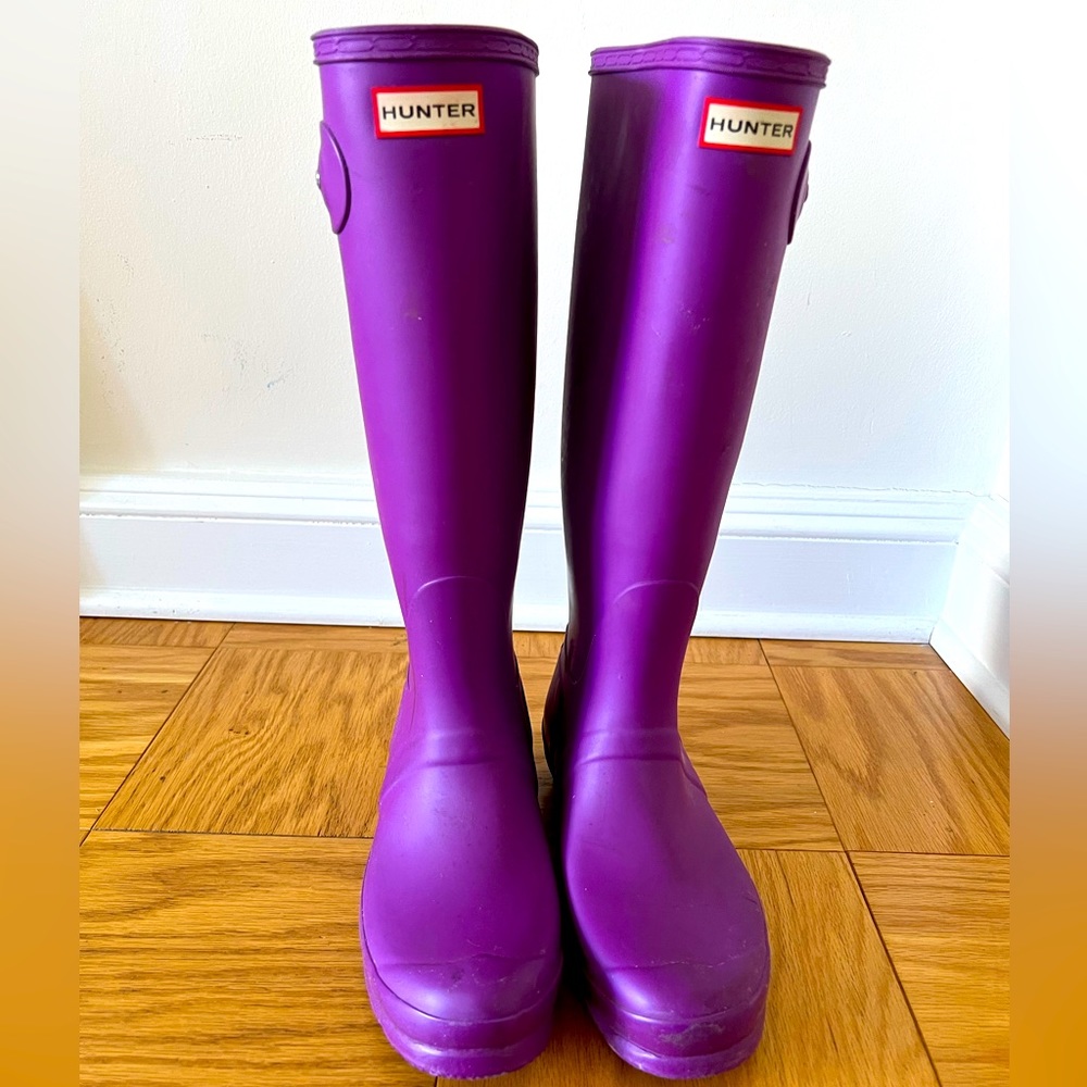 Hunter purple rain boots, size 10